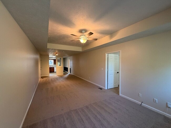 Building Photo - 406A Hazelwood Dr