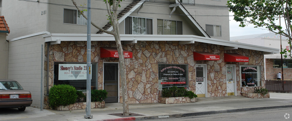 Building Photo - Linda D Apartments