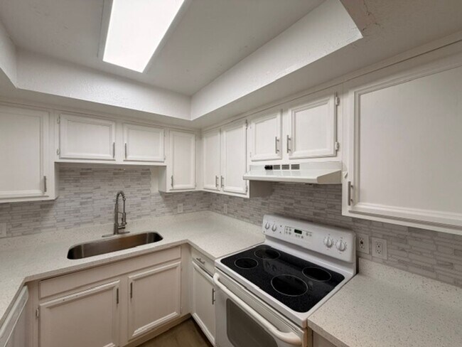 Building Photo - 3002 N 70th St