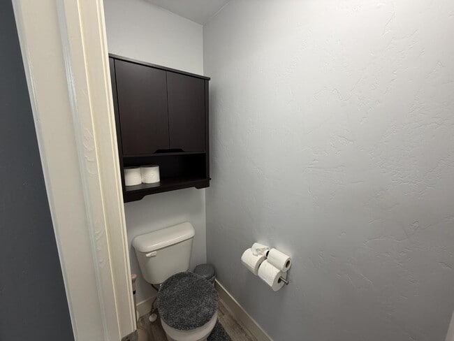 Building Photo - 6929 S Vlg Hvn Dr