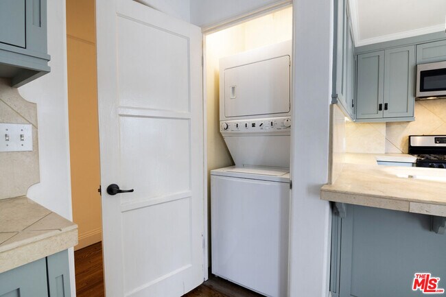 Building Photo - 6329 W 6th St