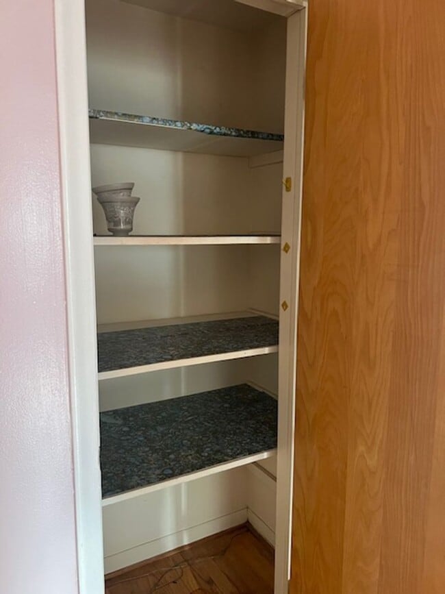 Building Photo - Beautiful Single Family Home in Fraser! AV...