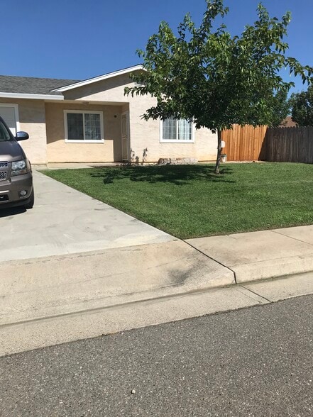 Front yard - 1720 Kemper Ave