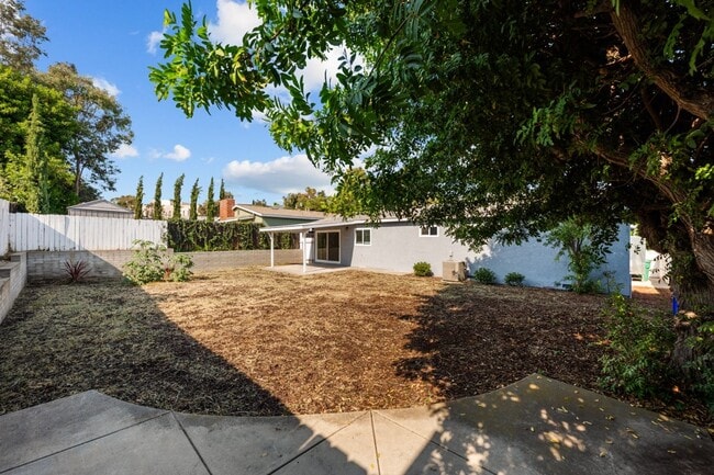 Building Photo - 4922 Tierra Baja Way