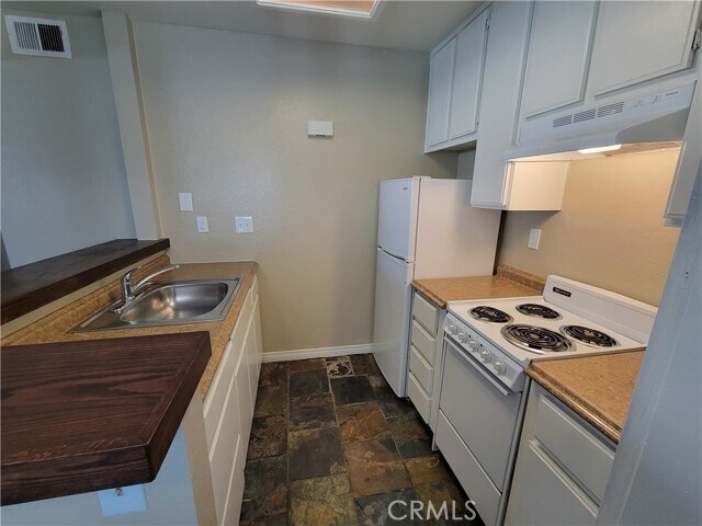 Building Photo - 3640 Oak Creek Dr