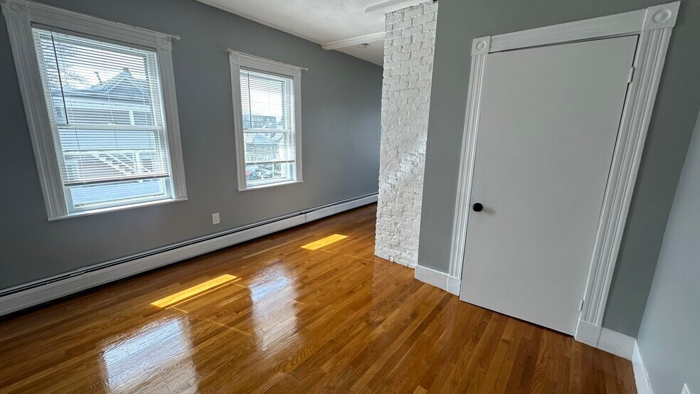 Building Photo - 66 Morton Ave