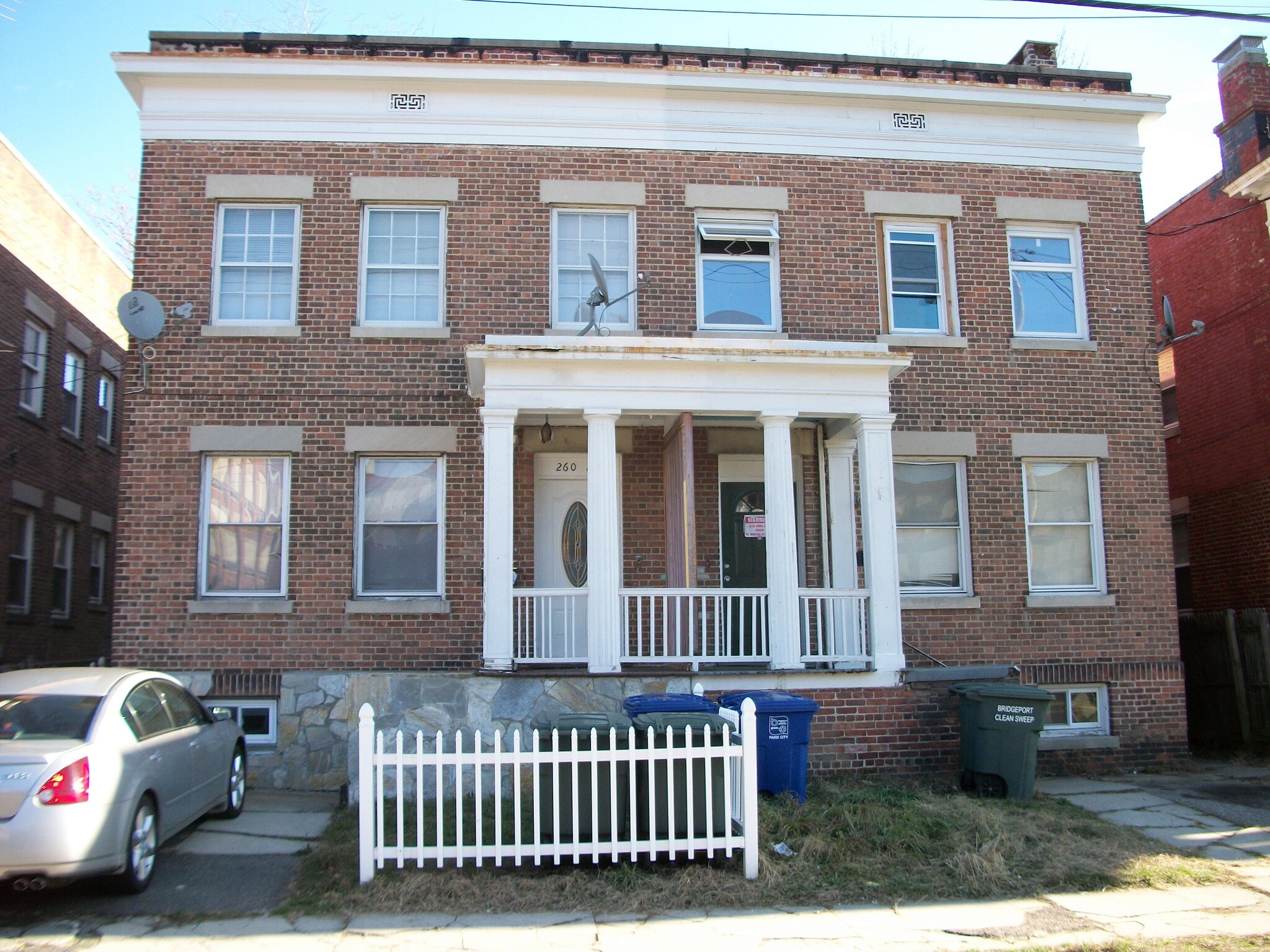 Building Photo - 262 Bond St