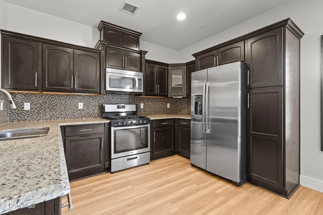 Building Photo - 13538 Lawkland St