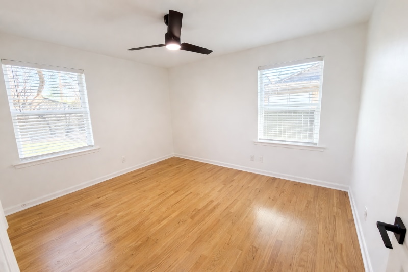 Building Photo - 1009 Noble Ave