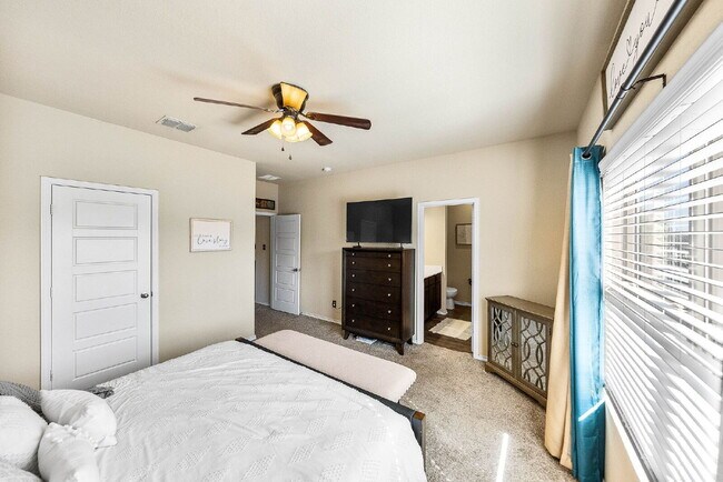 Building Photo - Come Home to Comfort, Calm, and a Space That Fits Your Life