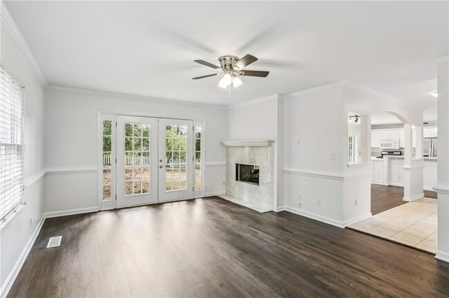 Building Photo - 2581 Sharondale Dr NE