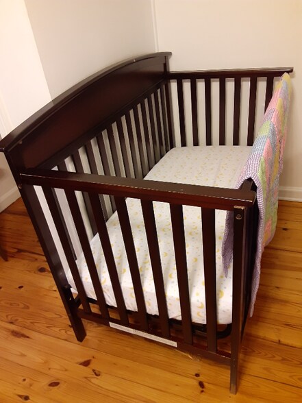 Building Photo - 126 W Hope Dr