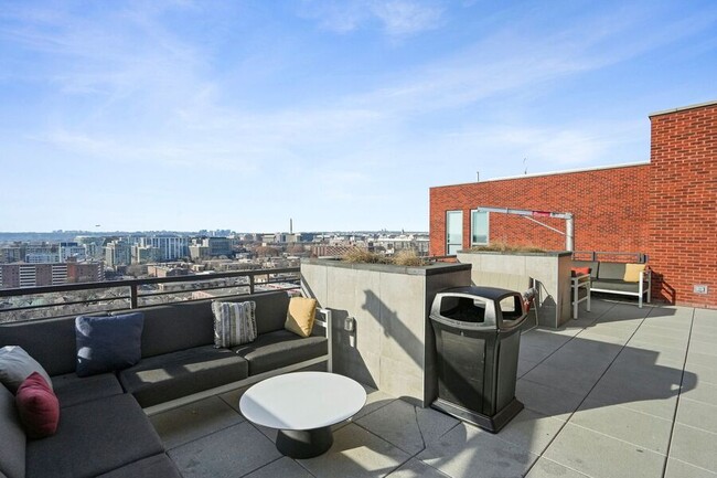 Building Photo - Nice Nest in Navy Yard| - Pet friendly and...