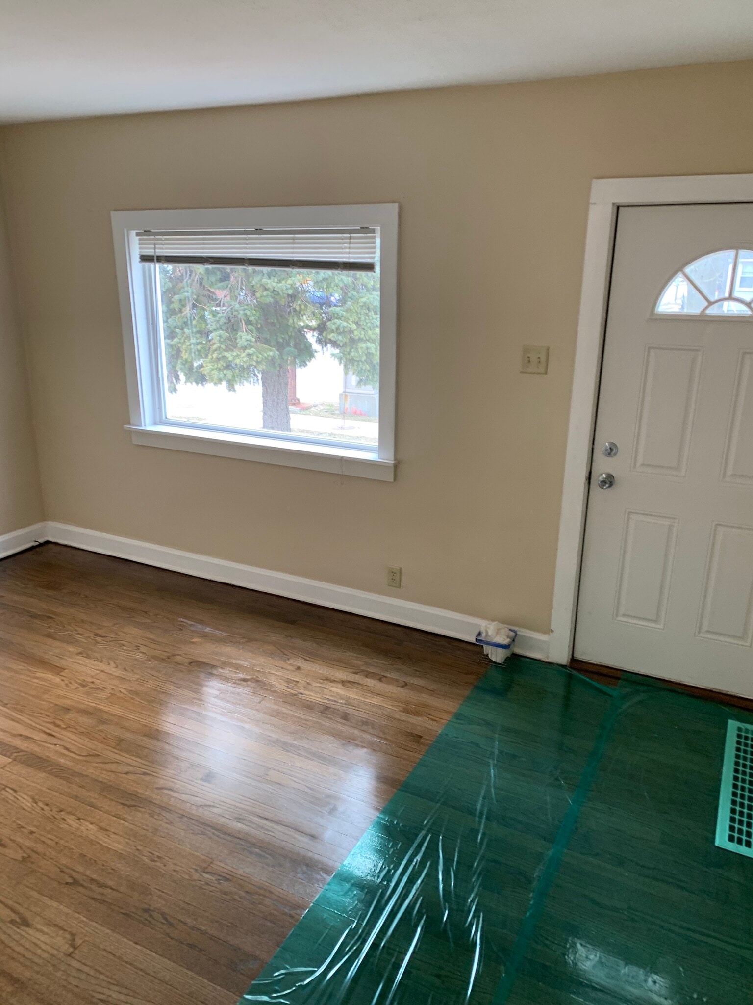 4 Living Room 2 - 9351 Kennedy Ave