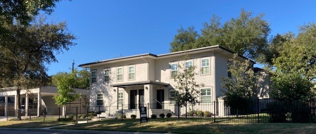 Primary Photo - 488 E Olmos Dr