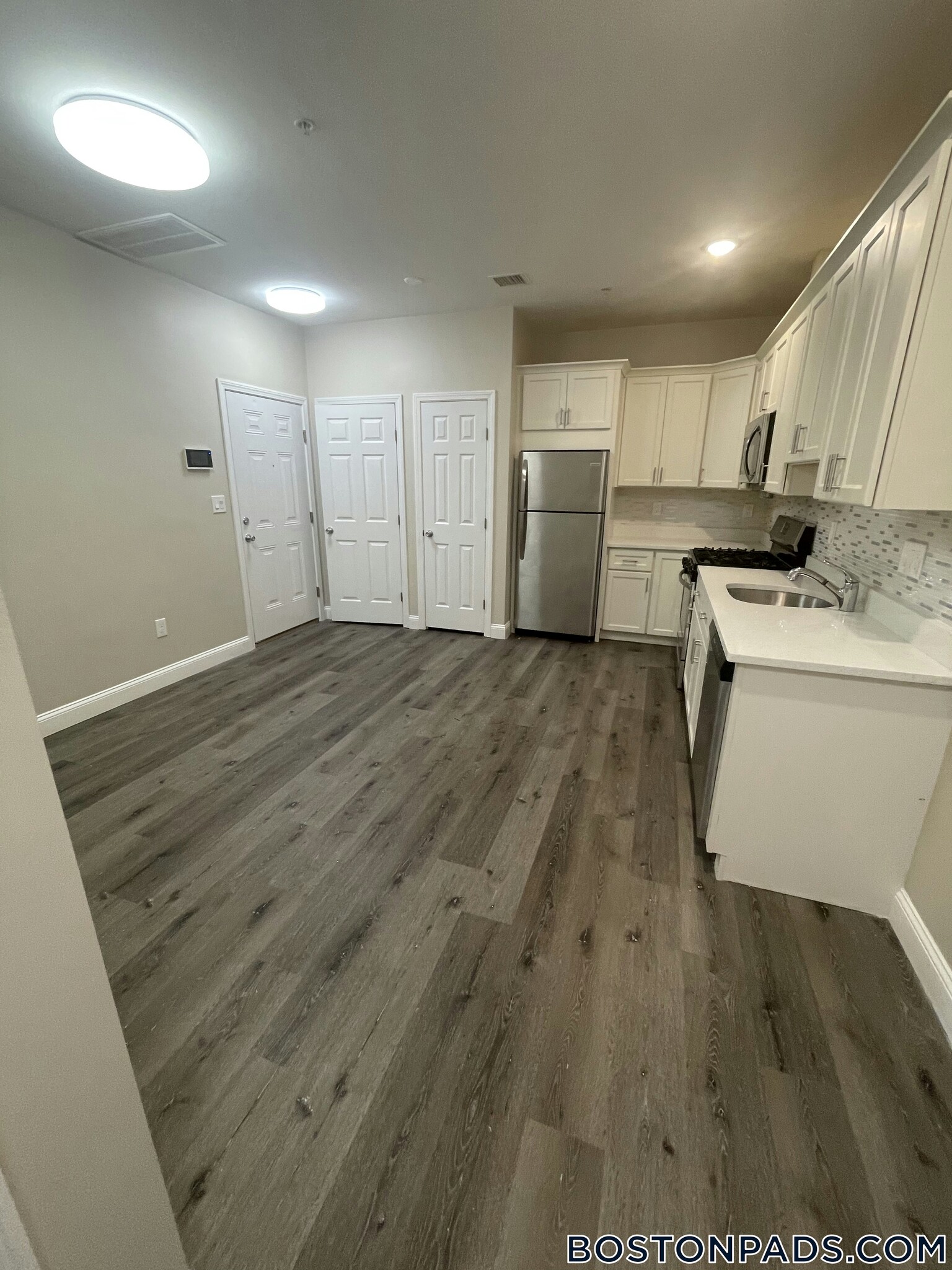 Building Photo - 191 N Common St