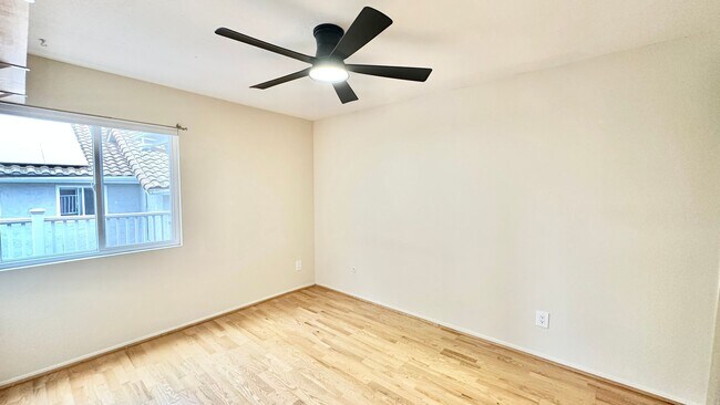 Building Photo - Spacious Two-Story Home with Three-Car Att...