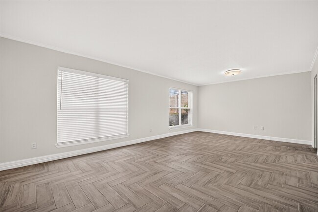 Building Photo - 10383 Briar Forest Dr