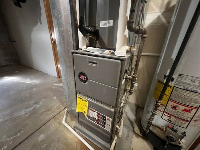 Building Photo - Beautiful 4 bed, 2 bath house at $1,795