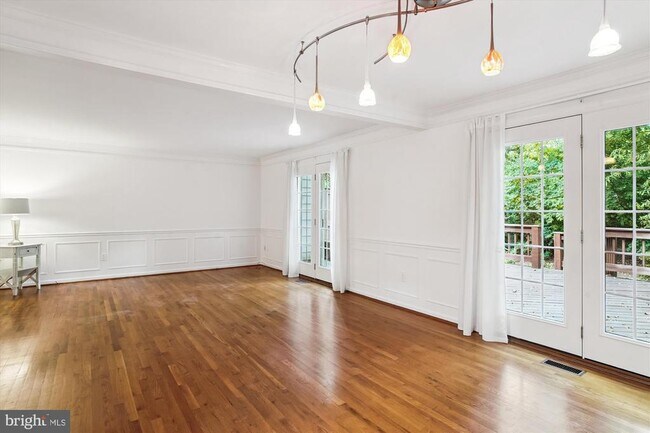 Building Photo - 10940 Brewer House Rd