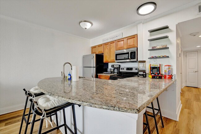 Building Photo - 2506 N Rocky Point Dr