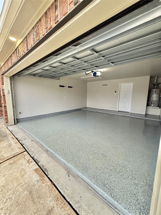 Building Photo - 16538 Twinwalker Drive