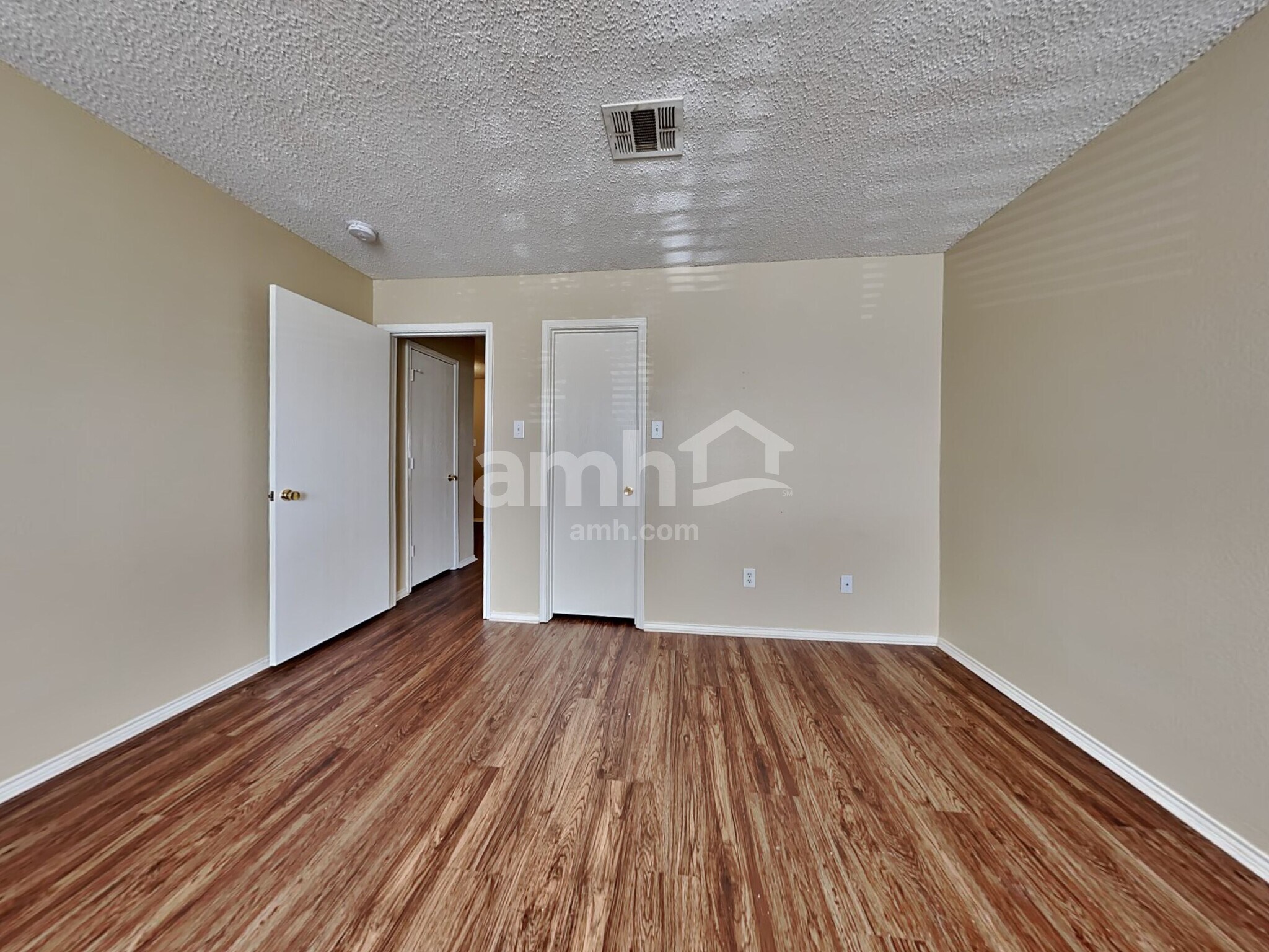 Building Photo - 5350 Driftway Dr