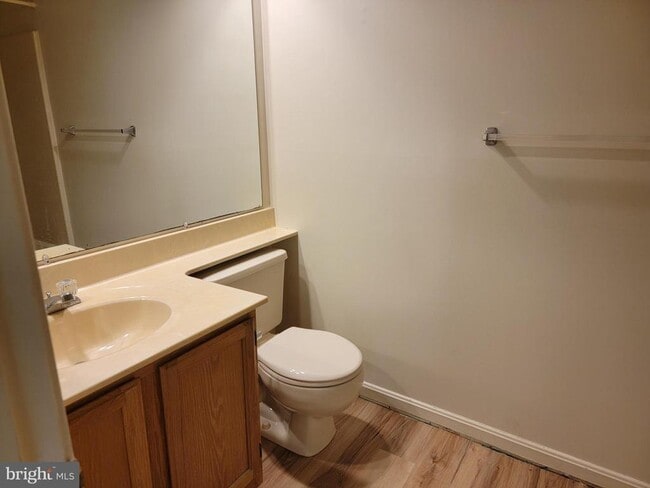 Building Photo - 1926 Thomas Run Cir