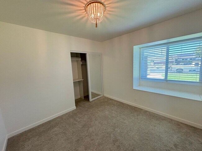 Building Photo - 4 Bedroom home located in beautiful La Habra neighborhood