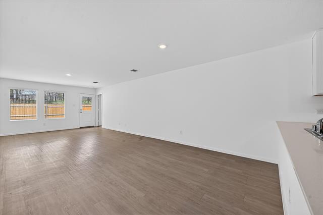 Building Photo - 1429 Erie Dr