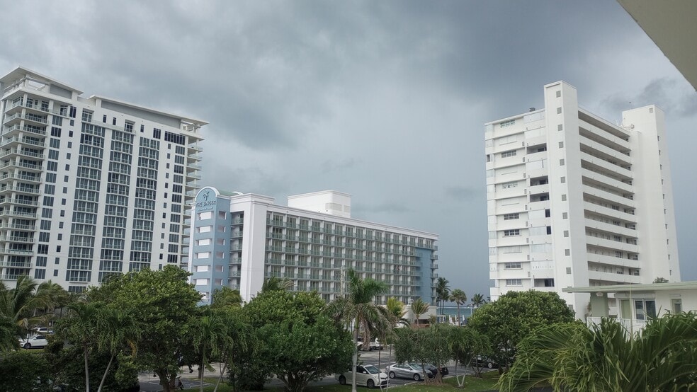 Primary Photo - 3600 N Ocean Dr