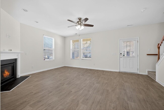 Building Photo - 3625 Tule Spring St