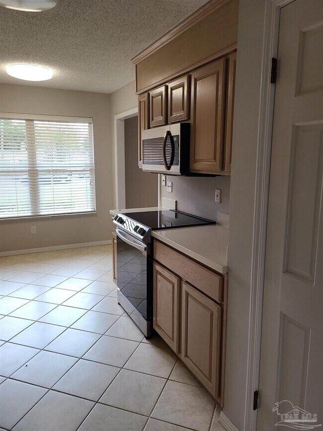 Building Photo - 9007 Autumn Ln