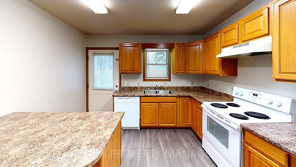 Building Photo - 3510 S Sertoma Ave