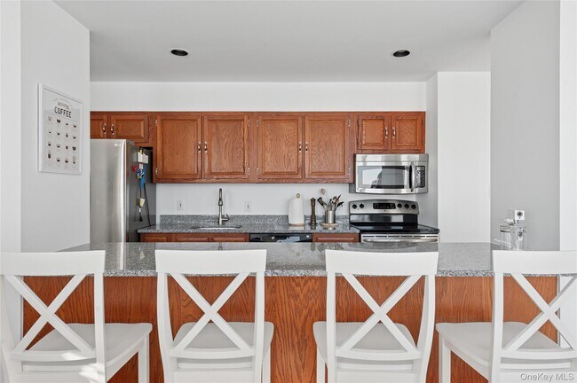 Building Photo - 259 Dune Rd