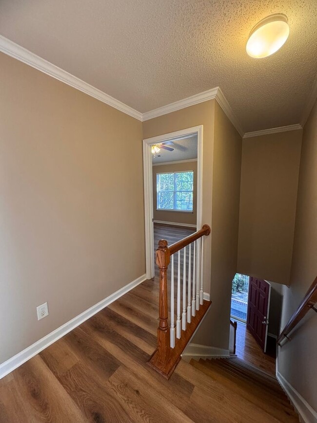 Building Photo - Fabulous 4BR 2.5 Home