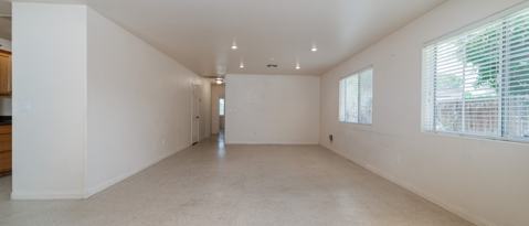 Building Photo - 730 Pine Ave