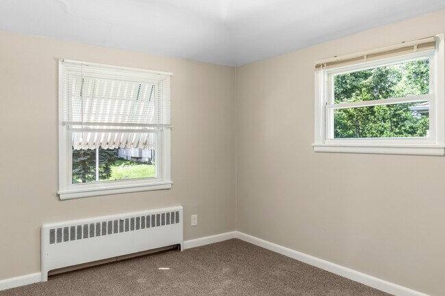 Building Photo - 3140 S 48th St