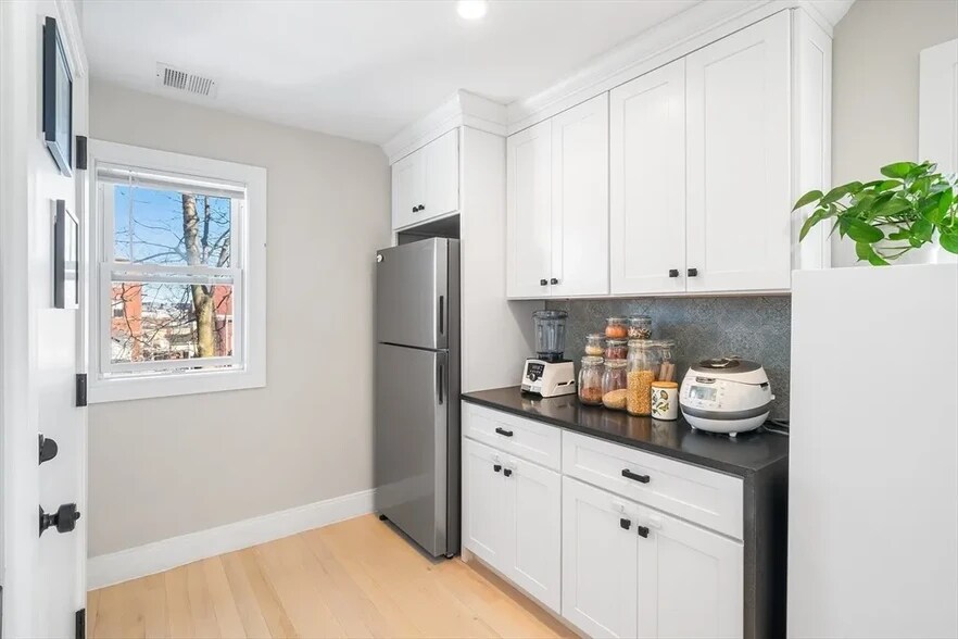 Bonus Kitchen Annex - 102A Mount Pleasant Ave
