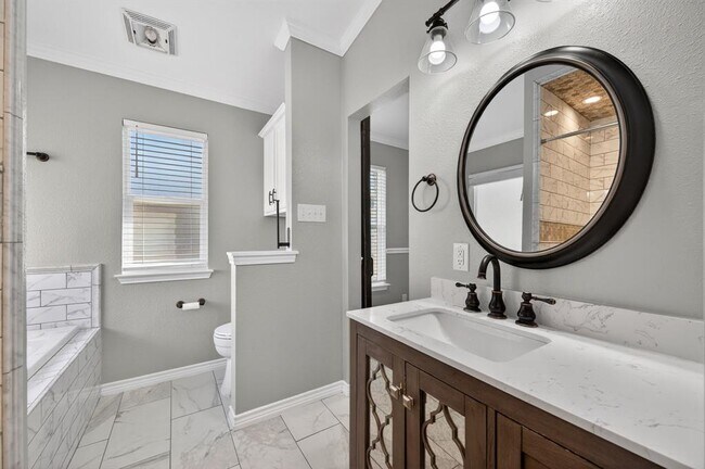 Building Photo - 1201 Dillon Lake Bend