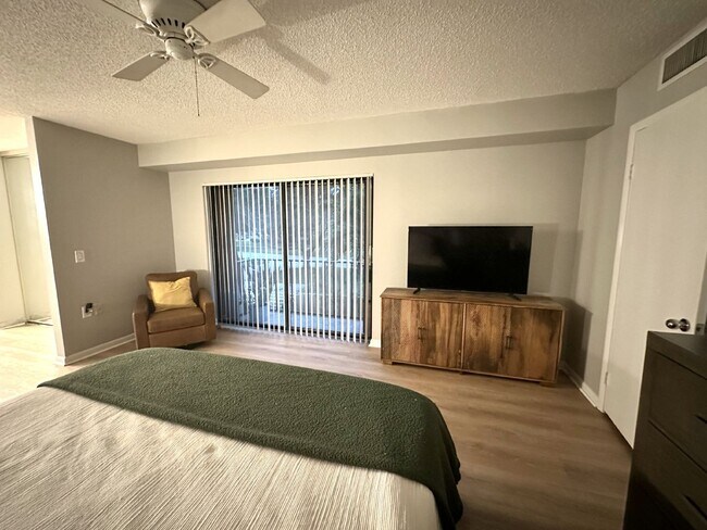 Building Photo - 2BR/2.5BA Townhome in the Heart of Palm Beach Gardens