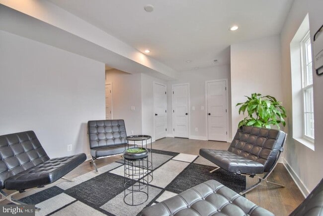 Building Photo - 8276 Safarian Way