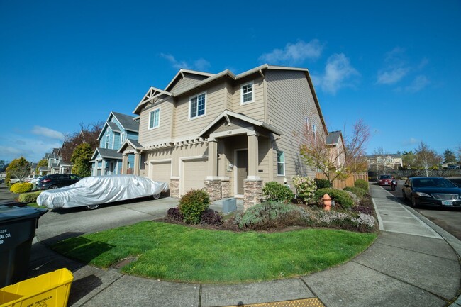Primary Photo - Newer Construction Townhome in Canby