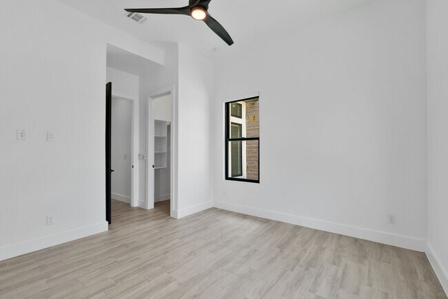 Building Photo - 364 Private Rd 2771