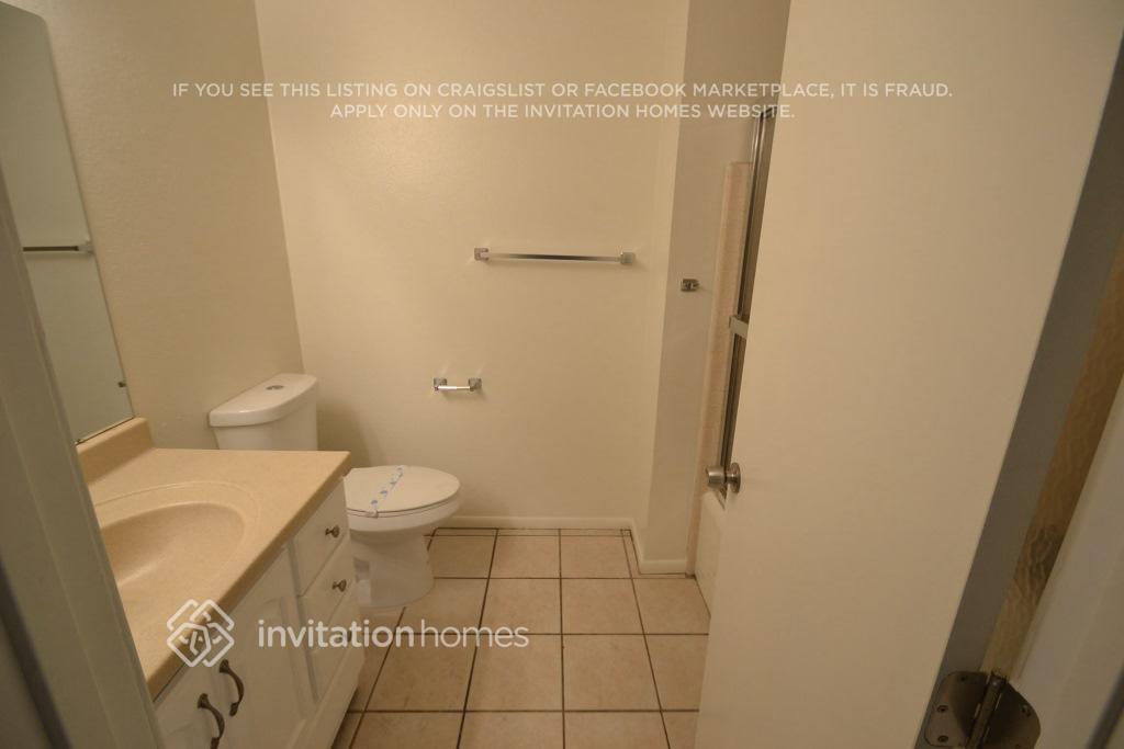 Building Photo - 4220 W Mission Ln