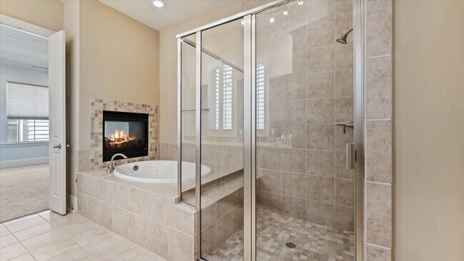 Building Photo - 931 W 23rd St