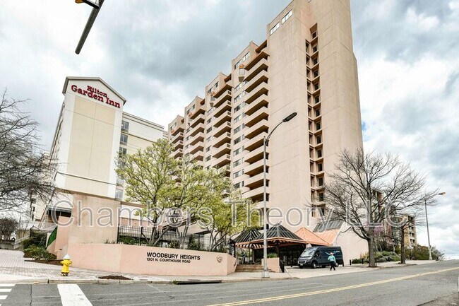 Building Photo - 1301 N Courthouse Rd