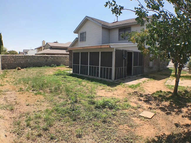 Building Photo - Northeast El Paso 3 bed with Refrig A/C an...