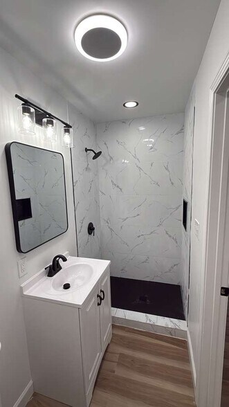 Building Photo - 6211 Aspen Ct