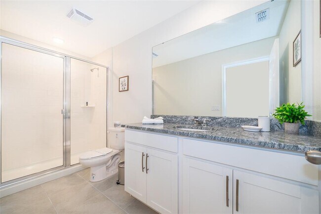 Building Photo - 1808 Tropical Palms Cir